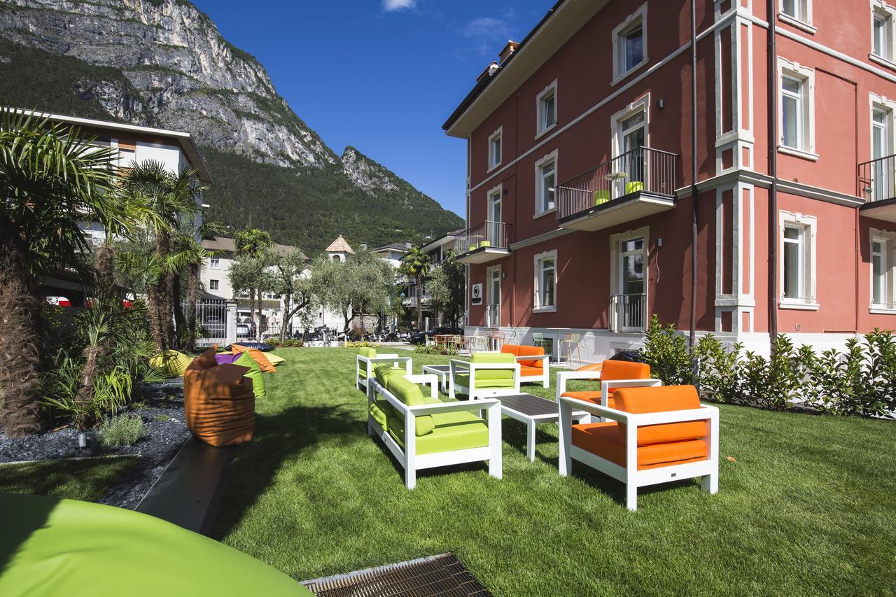 Holiday IV Gardan Hotel Riva del Garda Exterior photo