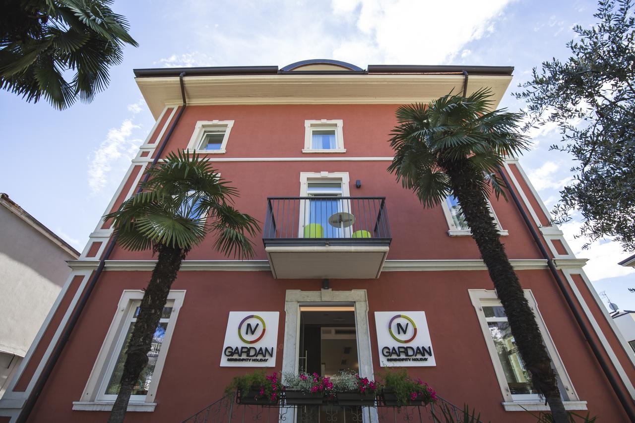 Holiday IV Gardan Hotel Riva del Garda Exterior photo